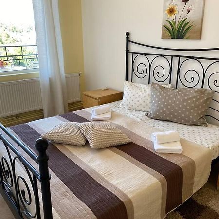 Apartment Happy Place Akatcia Велико-Тырново Экстерьер фото