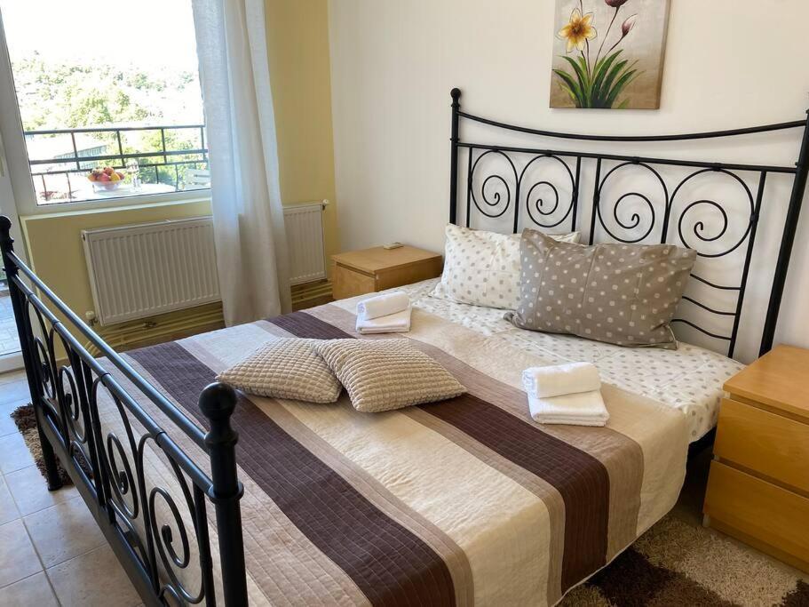 Apartment Happy Place Akatcia Велико-Тырново Экстерьер фото