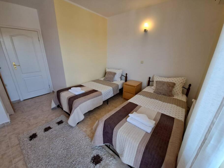 Apartment Happy Place Akatcia Велико-Тырново Экстерьер фото